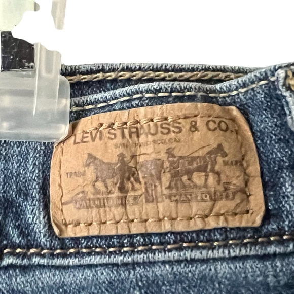 Levi Strauss Short 515 Denim Shorts. Womens size 16 - Picture 3 of 5